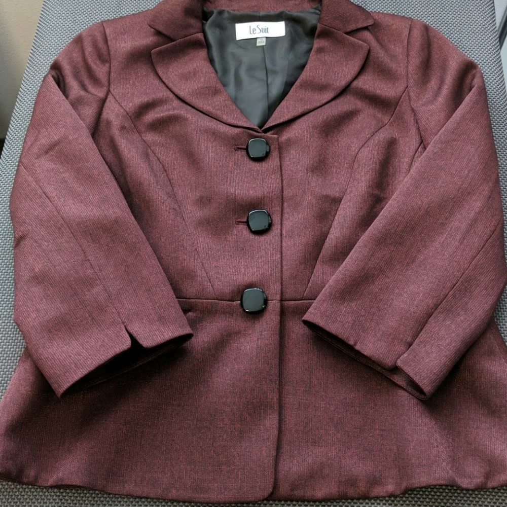 Le Suit Size 10 - Picture 4 of 8